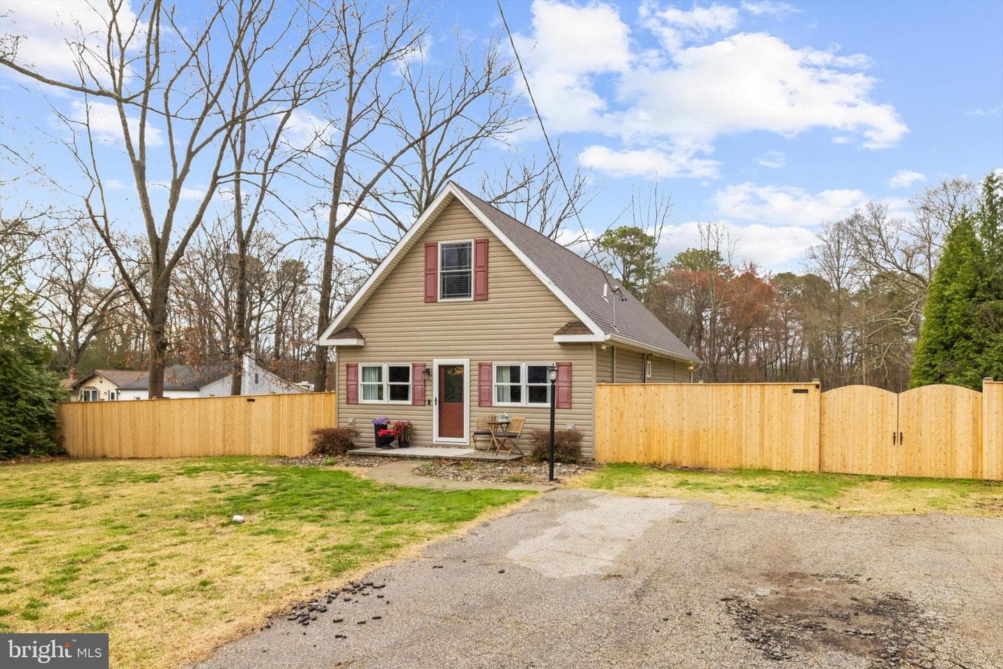 225 Obrecht Road photo 2