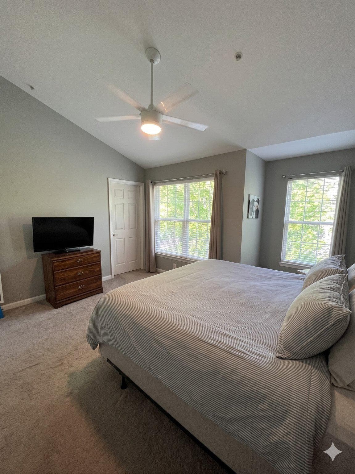 68 Harbour Heights Drive photo 8