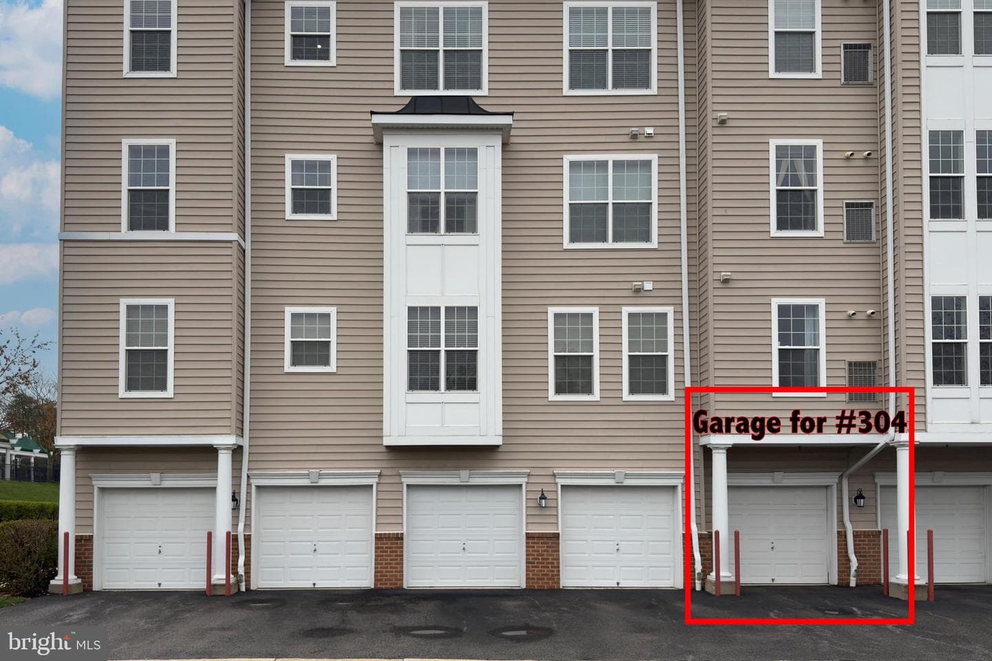 8601 Roaming Ridge Way #304 photo 2