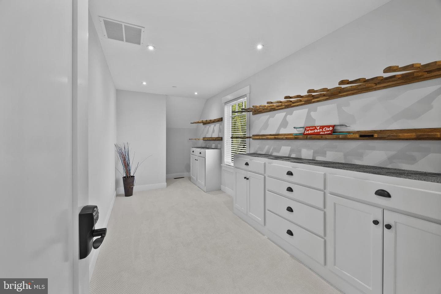 1787 Beachfield Road photo 34