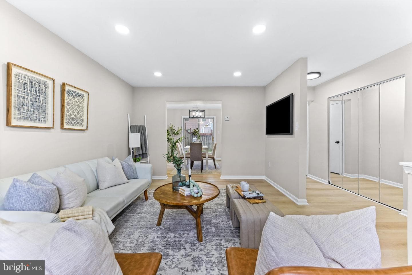 526 Bend Circle Road photo 4