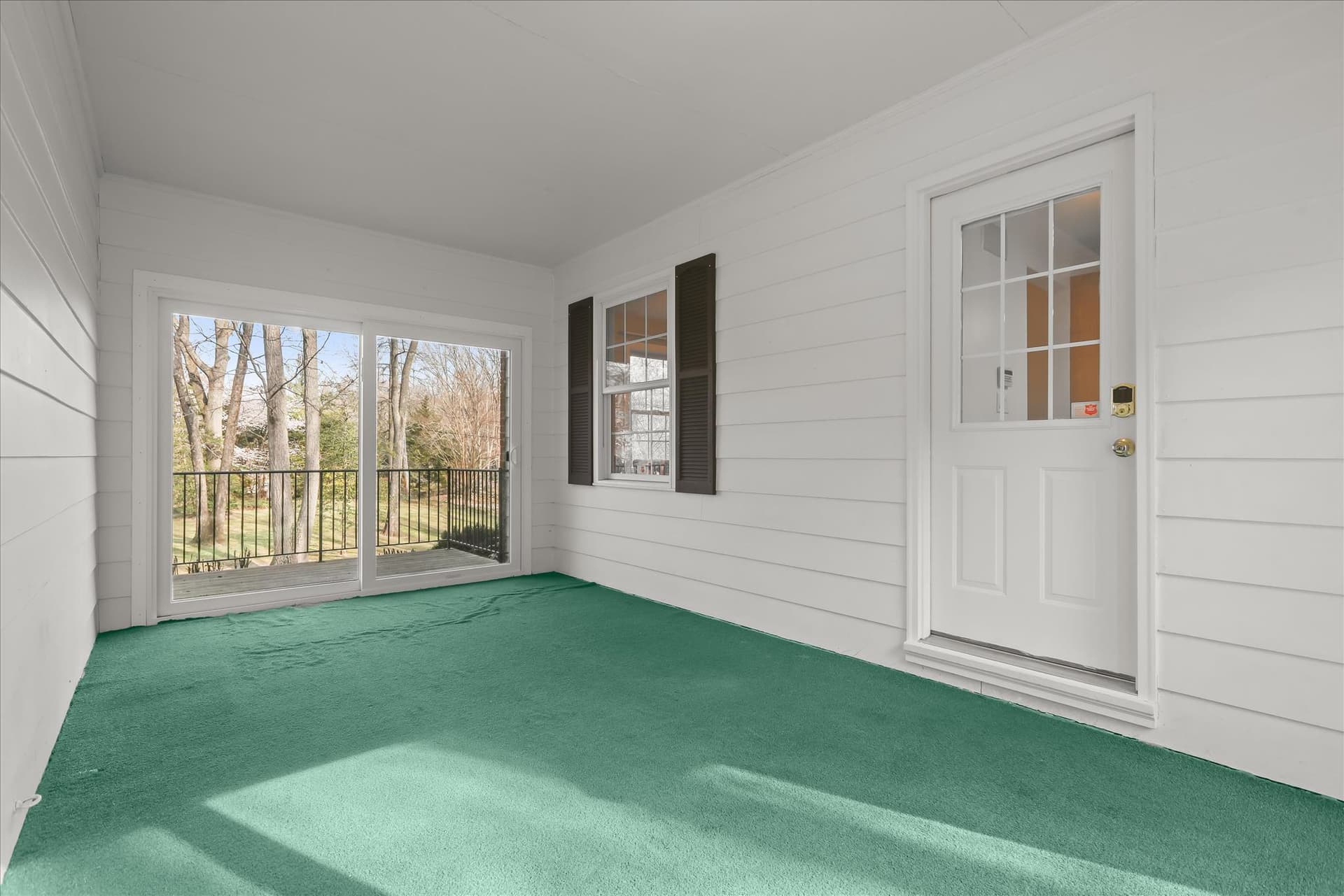 326 Edgewater Road photo 33