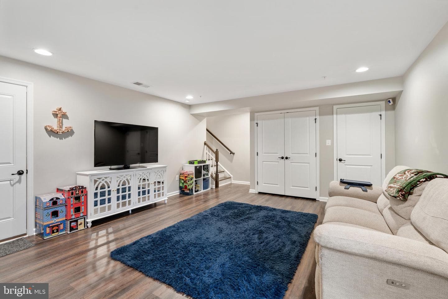 8058 Elton Street photo 15