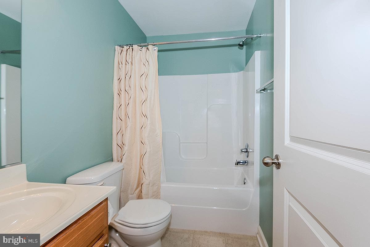 647 210th Street photo 23