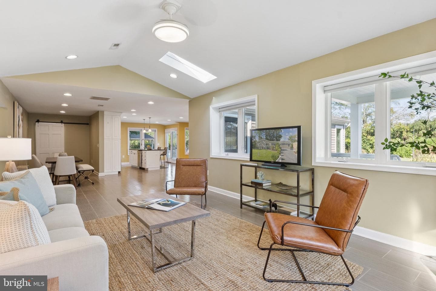 7654 Bay Street photo 11