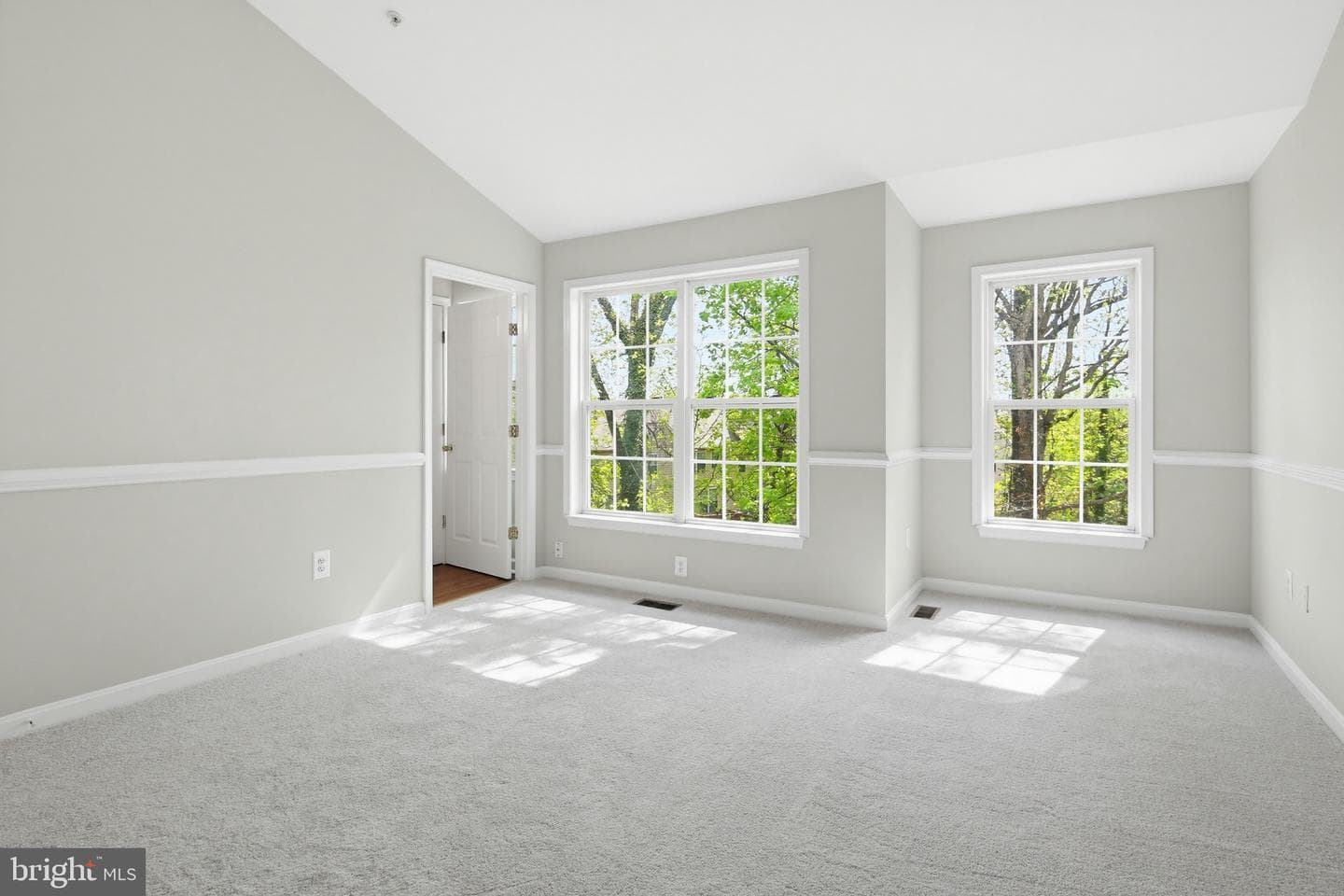 86 Harbour Heights Drive photo 20
