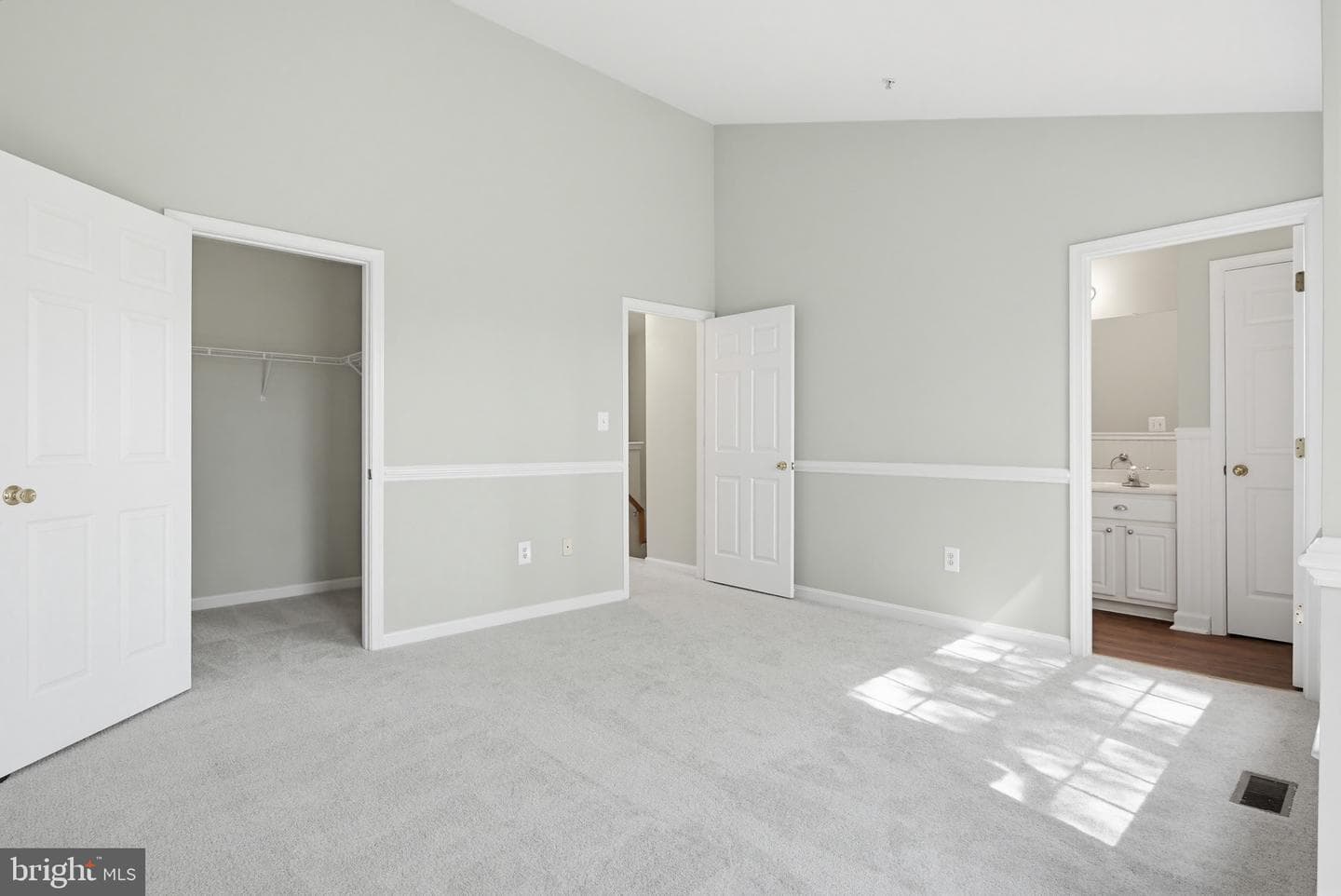 86 Harbour Heights Drive photo 21
