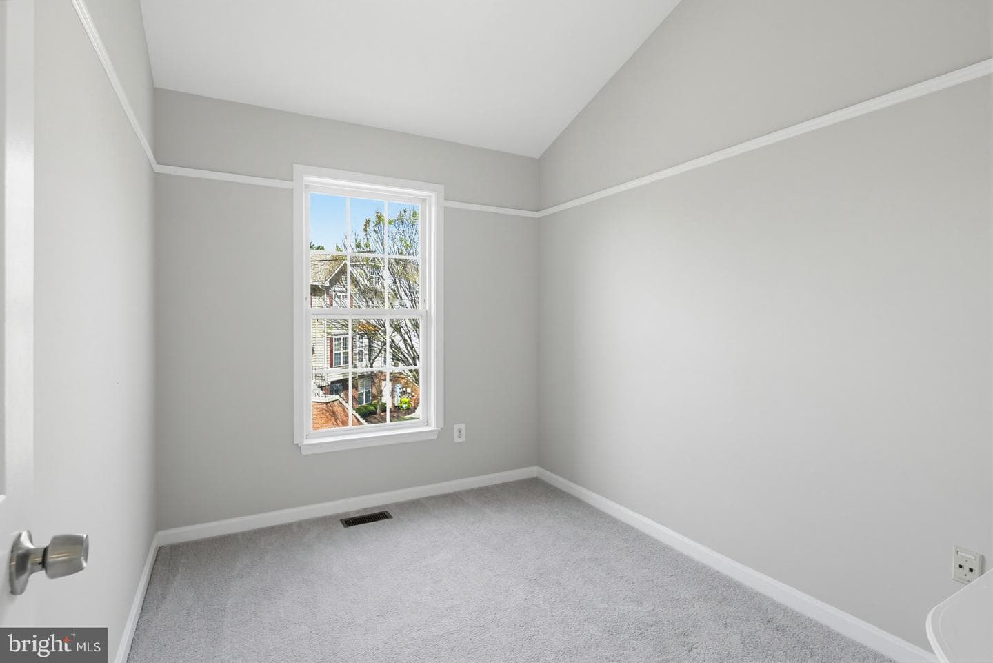 86 Harbour Heights Drive photo 29