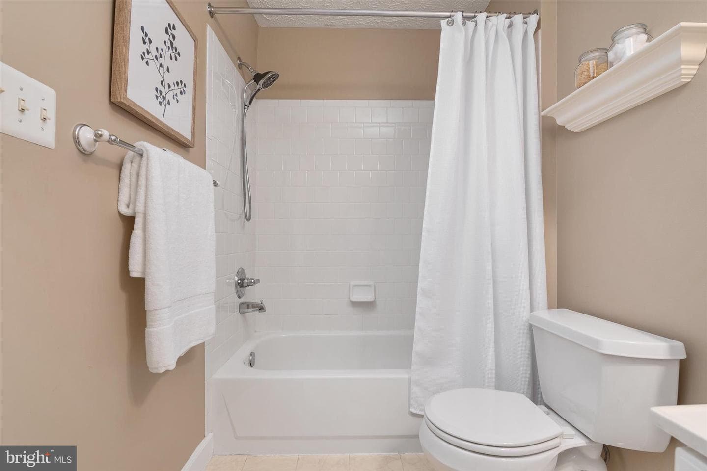 617 Admiral Drive #403 photo 18