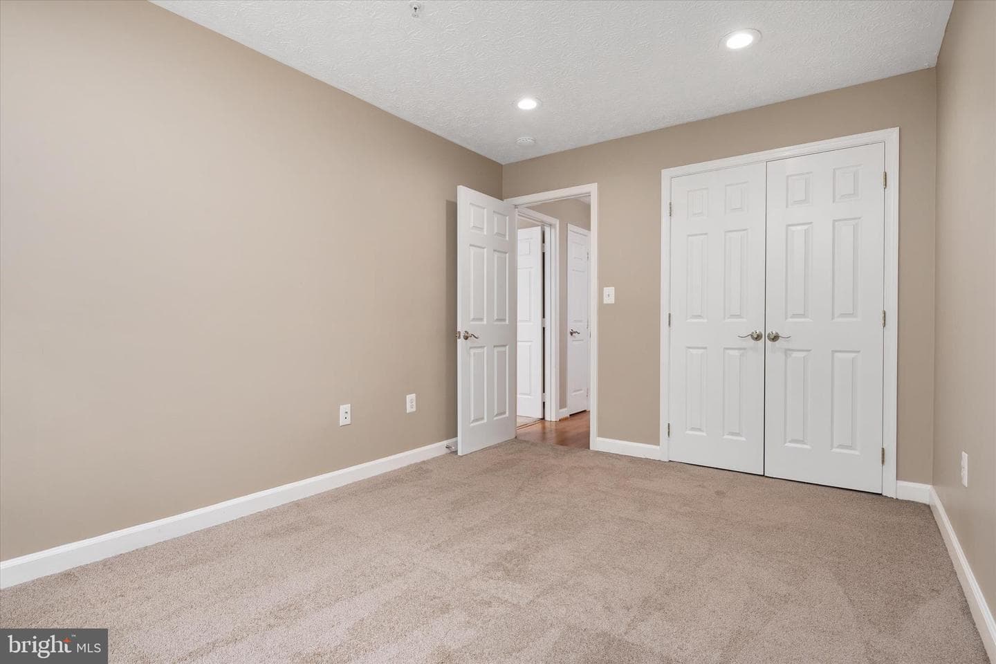 617 Admiral Drive #403 photo 24