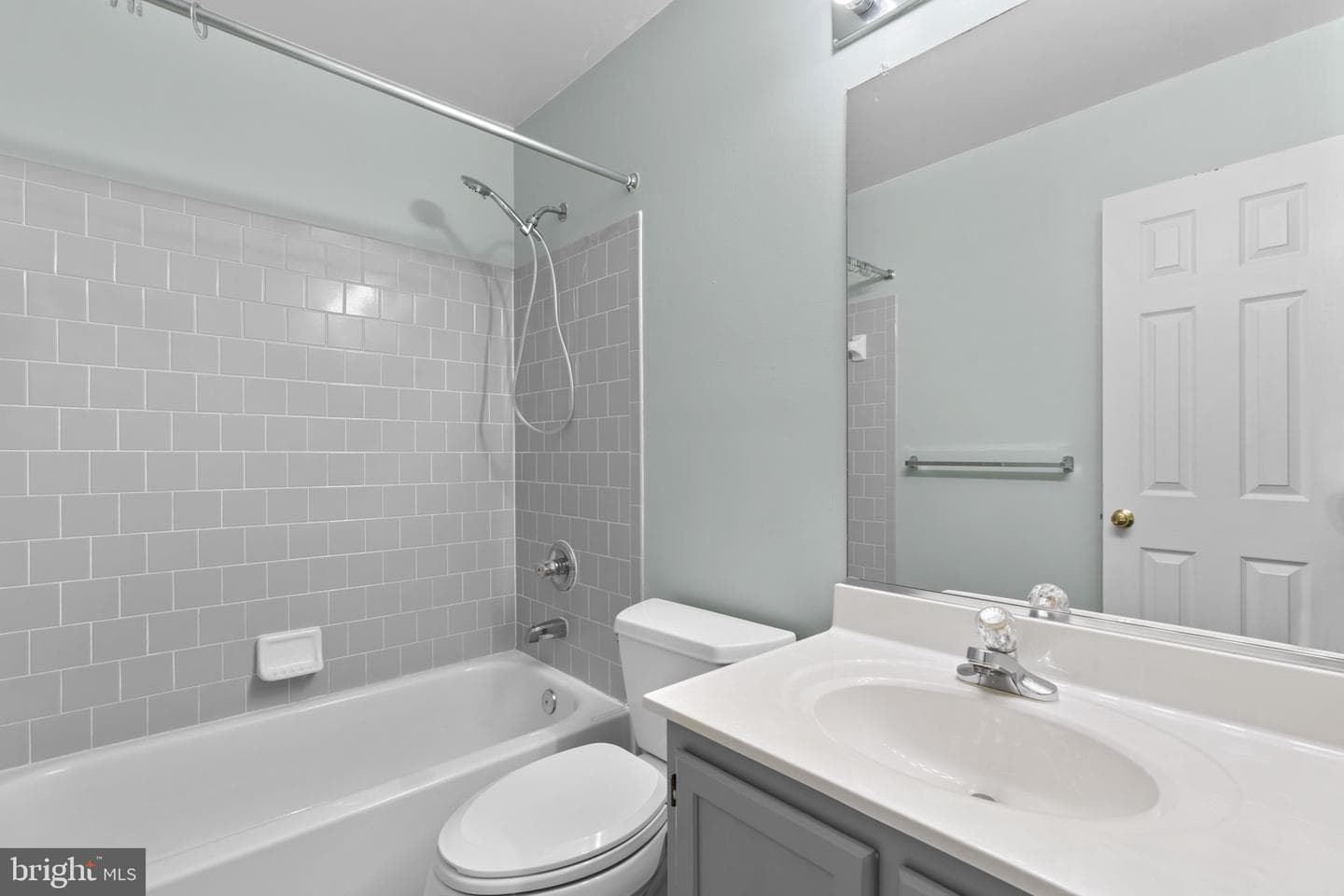 2404 Sandwich Court photo 27