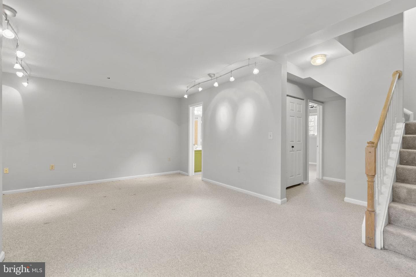 2404 Sandwich Court photo 29