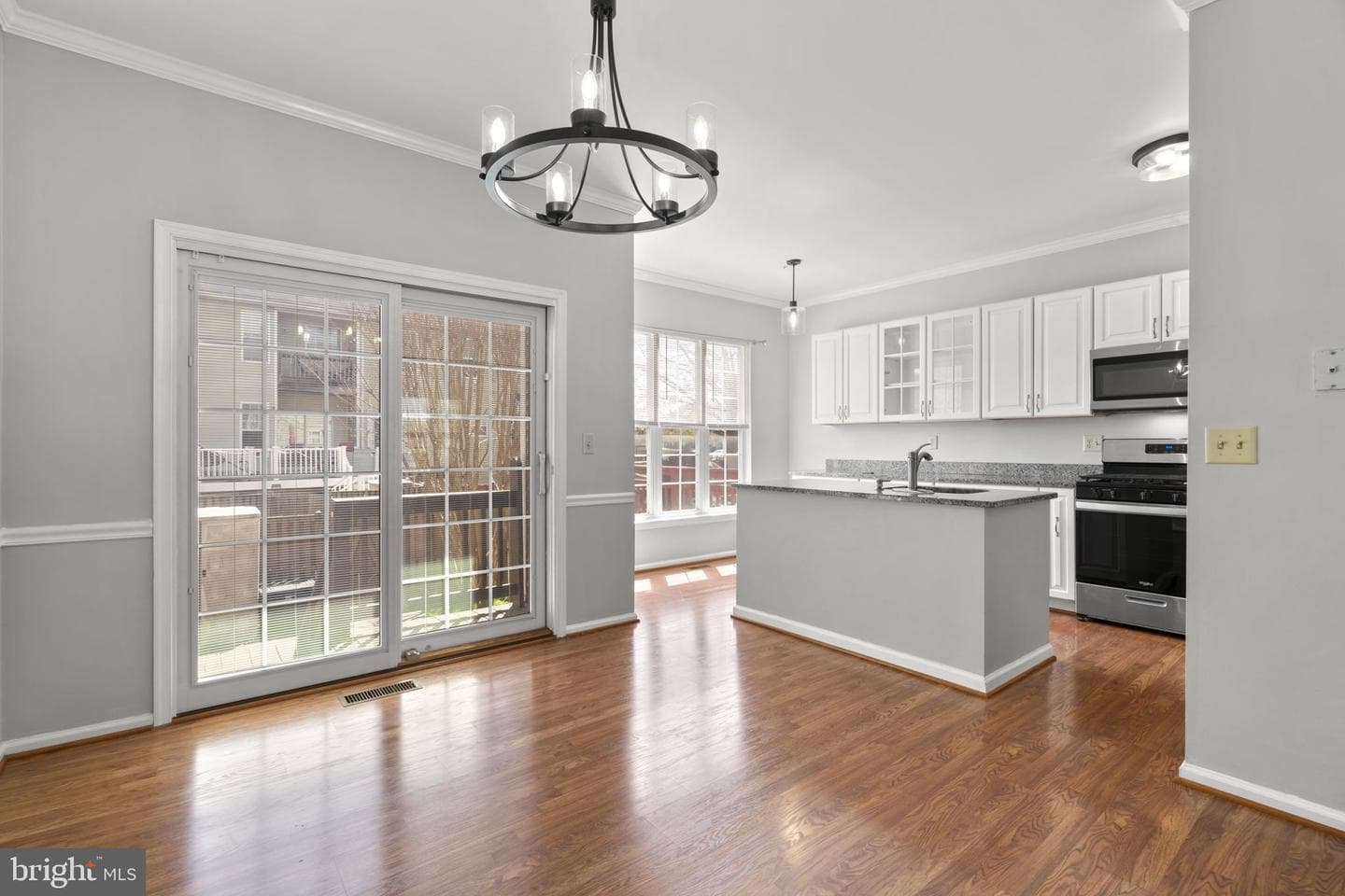 2404 Sandwich Court photo 7