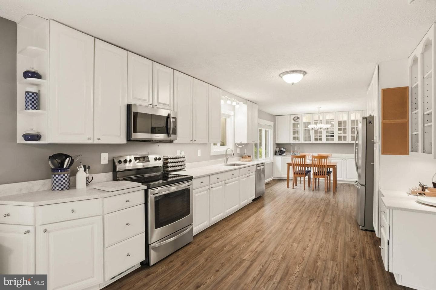 525 Loughton Lane photo 11