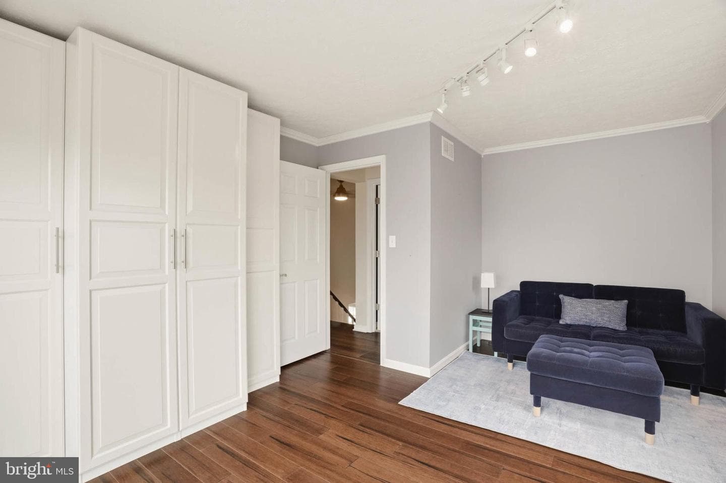 525 Loughton Lane photo 25