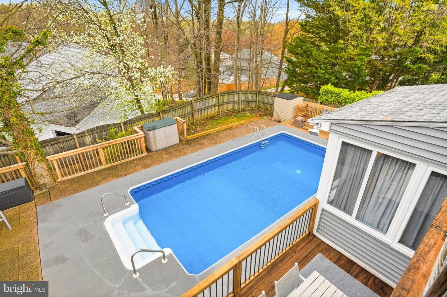 525 Loughton Lane photo 28