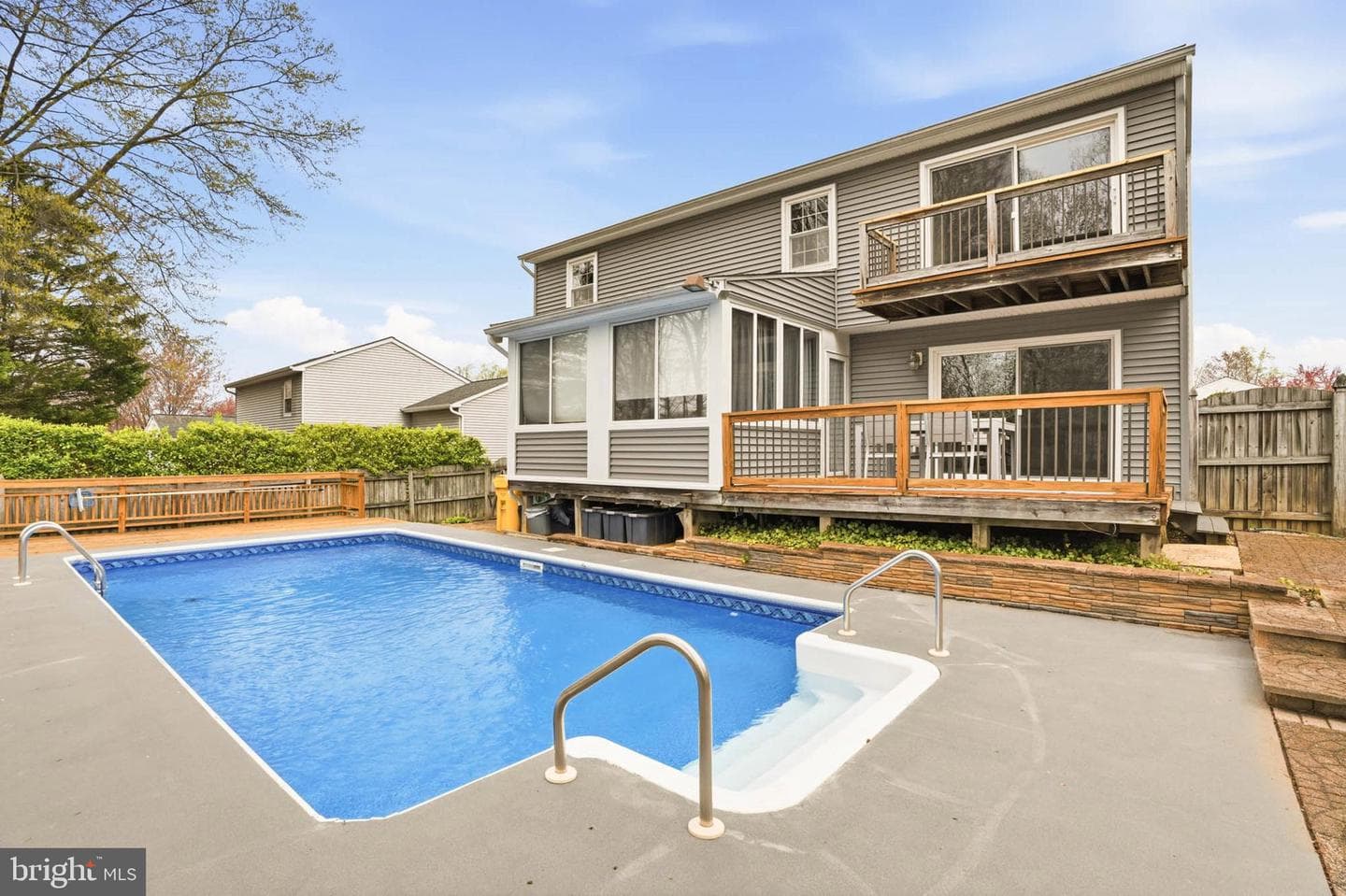 525 Loughton Lane photo 40