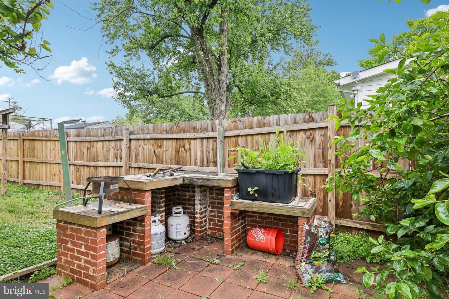 496 Bruce Avenue photo 35