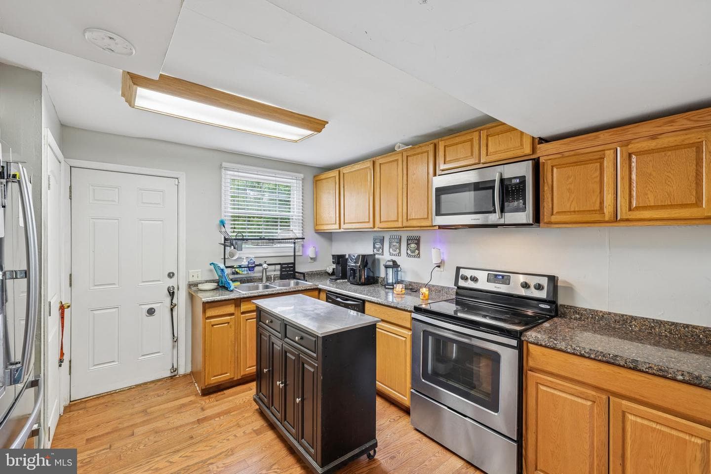 496 Bruce Avenue photo 4