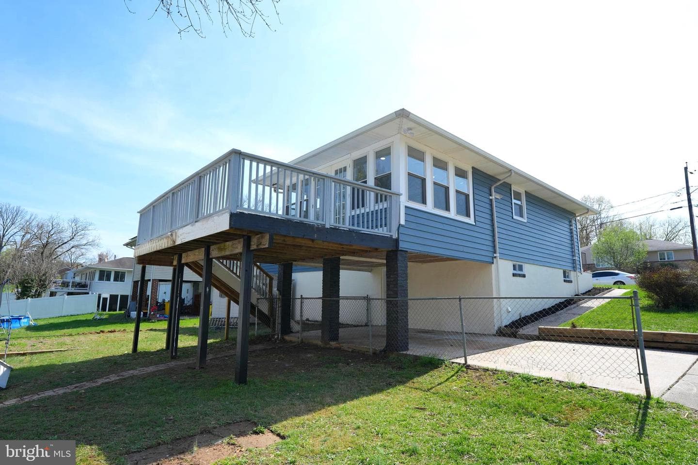 18 Magnolia Avenue photo 2