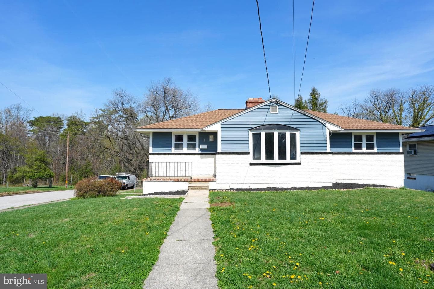 18 Magnolia Avenue photo 3