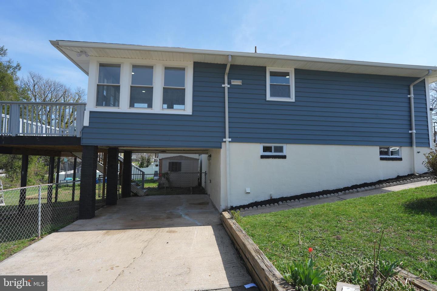 18 Magnolia Avenue photo 4