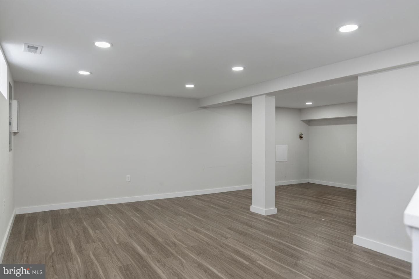 211 N Hammonds Ferry Road photo 32