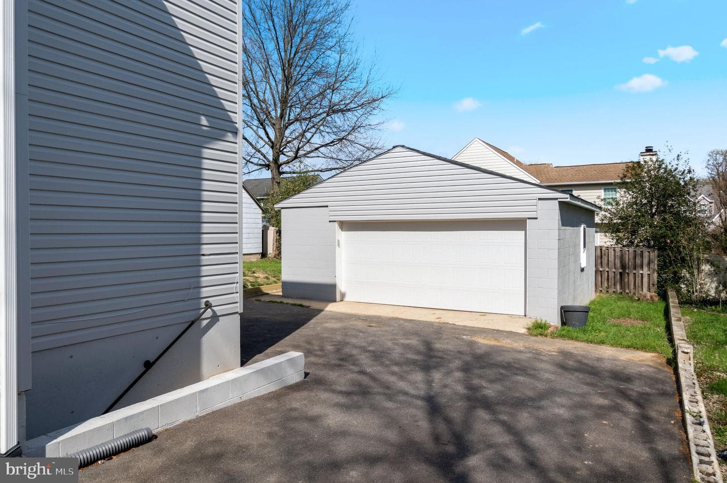 211 N Hammonds Ferry Road photo 35