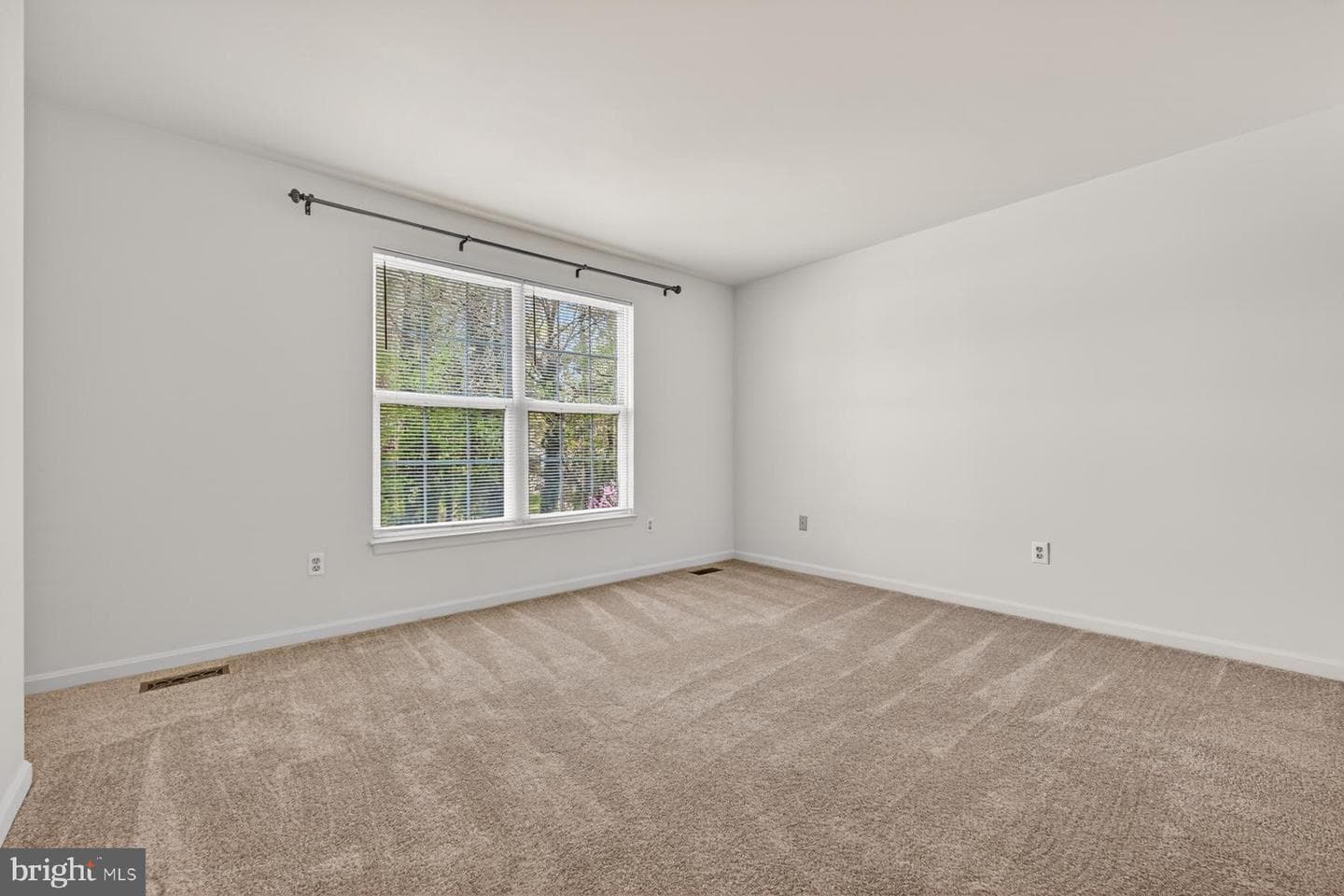 111 Janwall Street photo 18