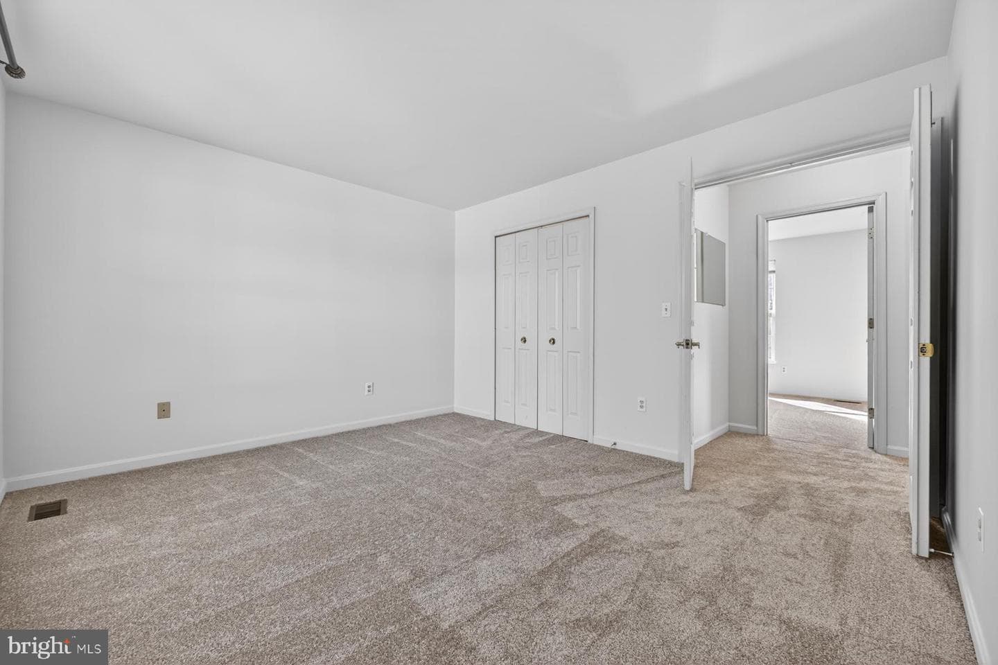 111 Janwall Street photo 19