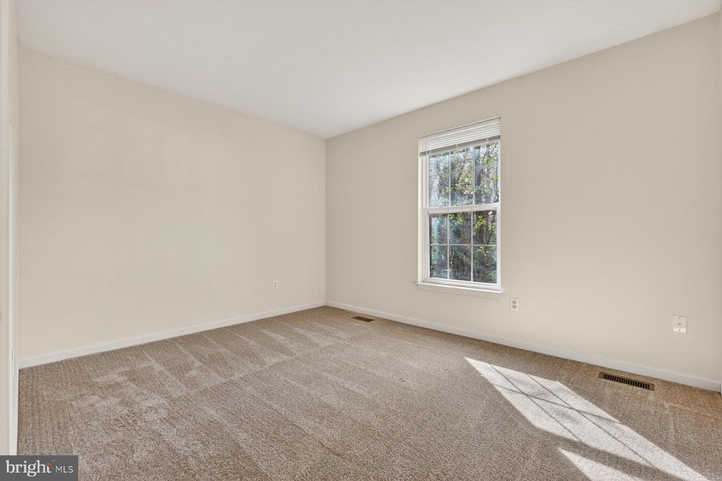 111 Janwall Street photo 22