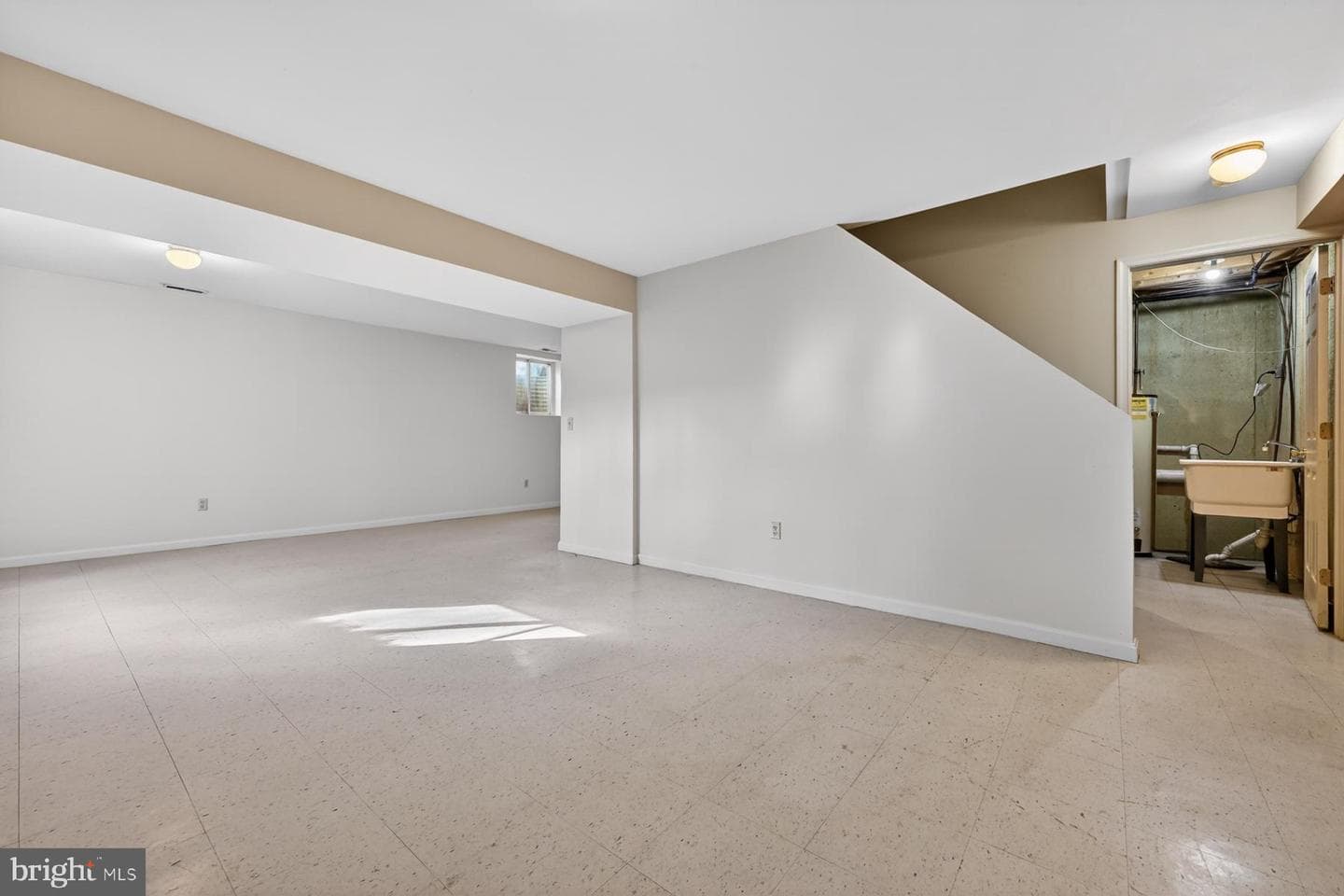 111 Janwall Street photo 26
