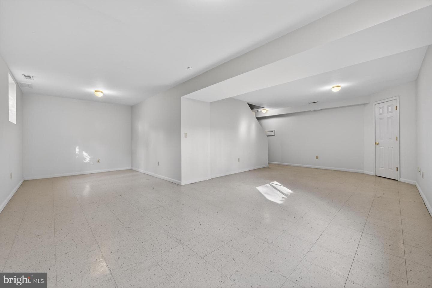 111 Janwall Street photo 27