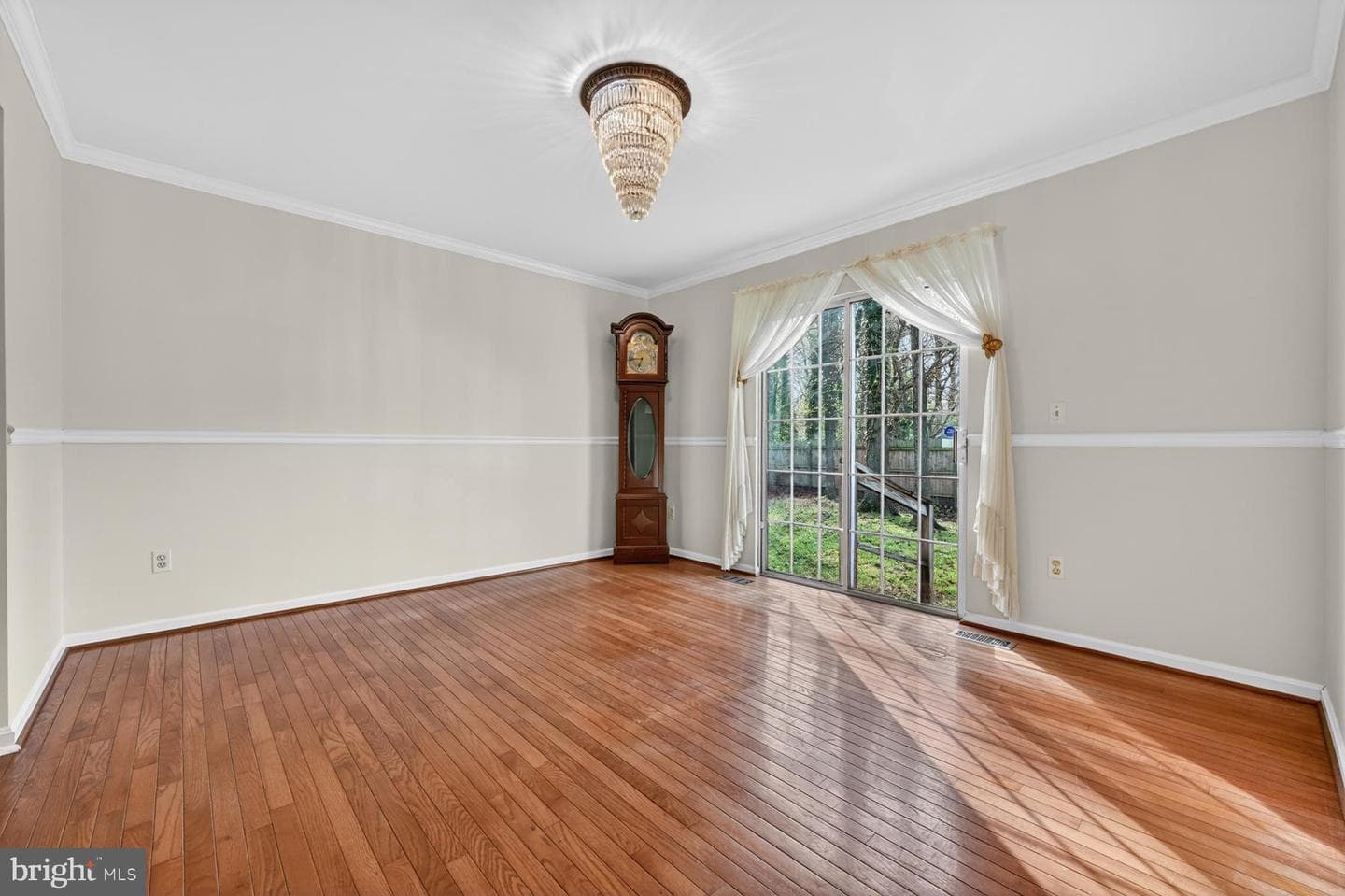 111 Janwall Street photo 8