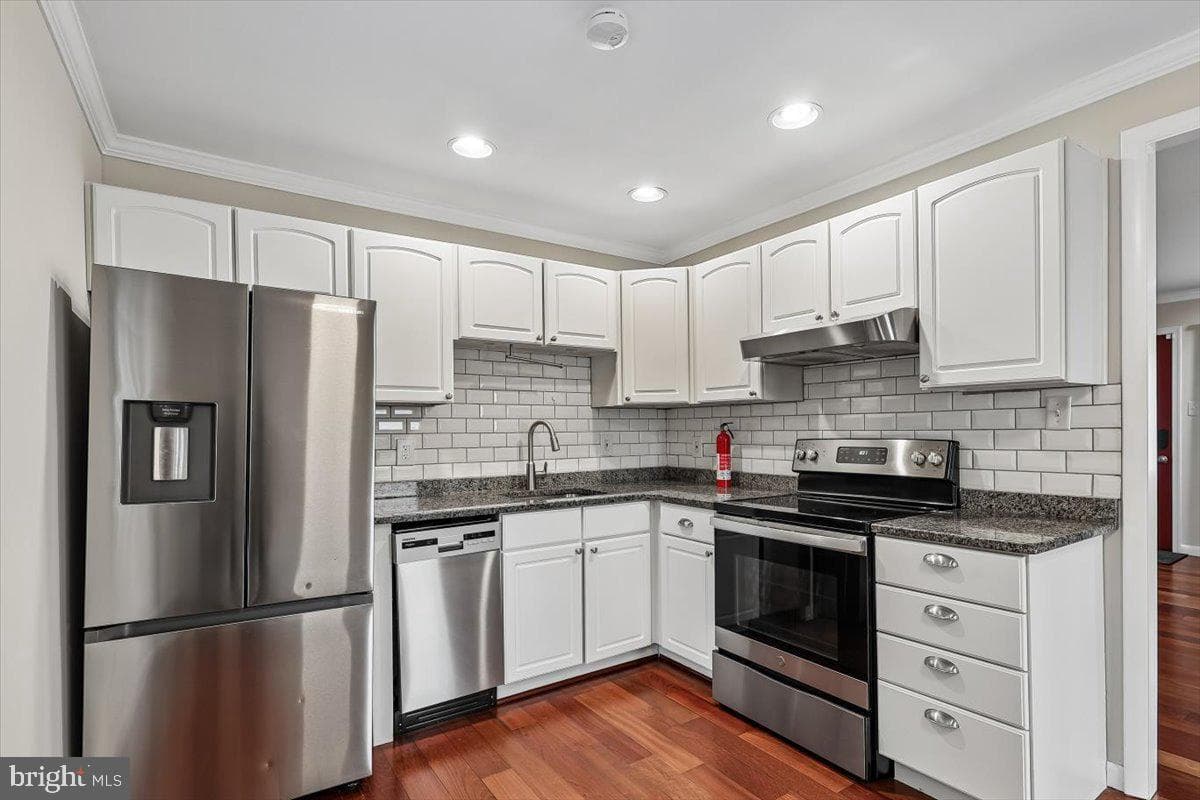 652 Arleigh Road photo 10