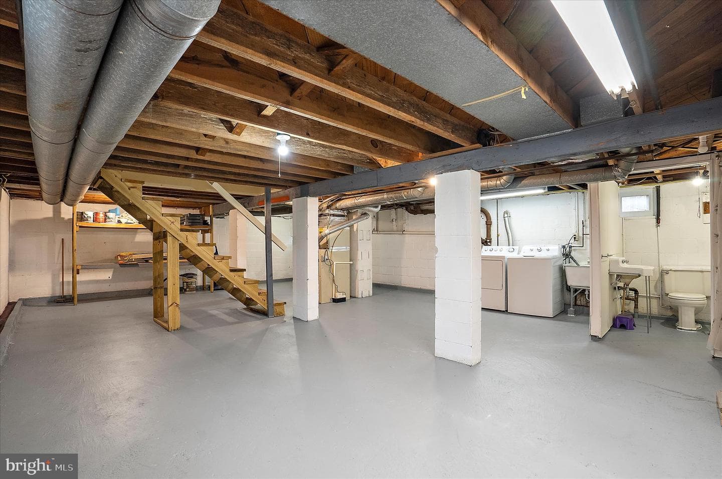631 Cresswell Road photo 32