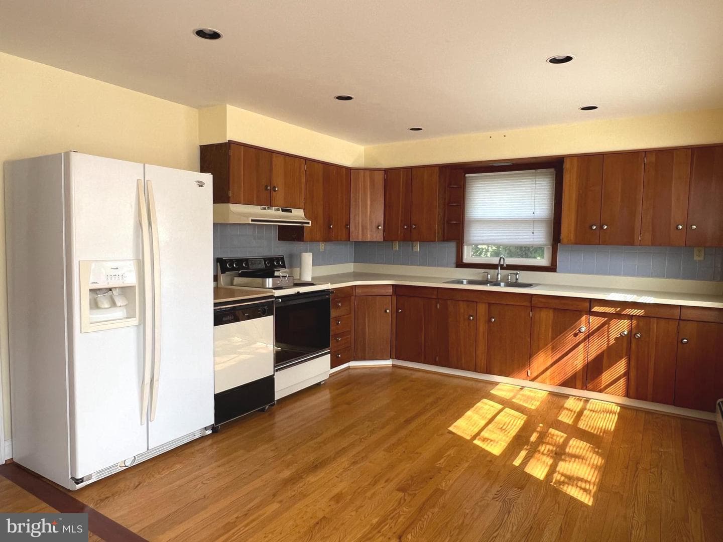 102 Oak Drive photo 4