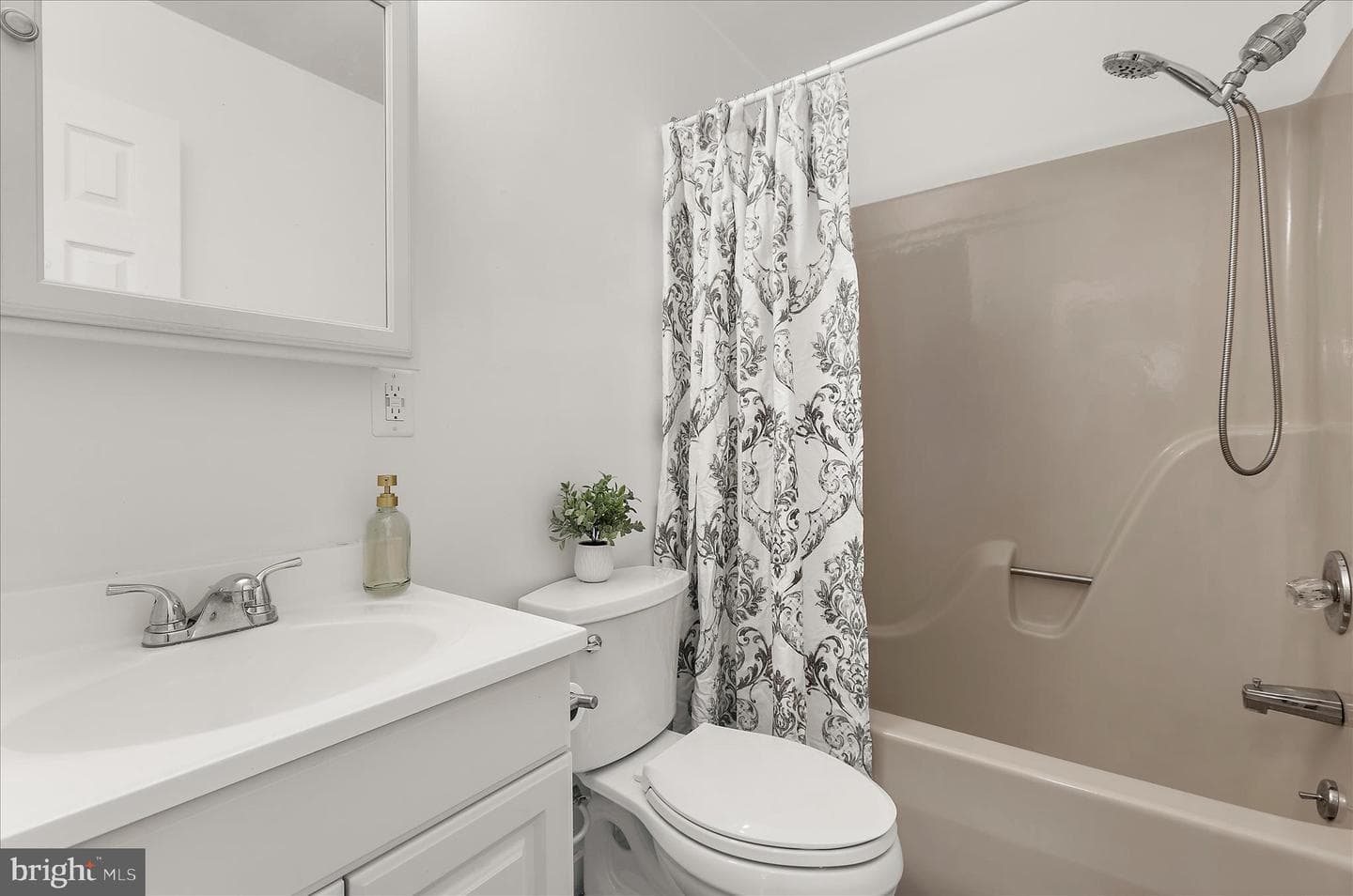 307 Riverdale Road photo 17