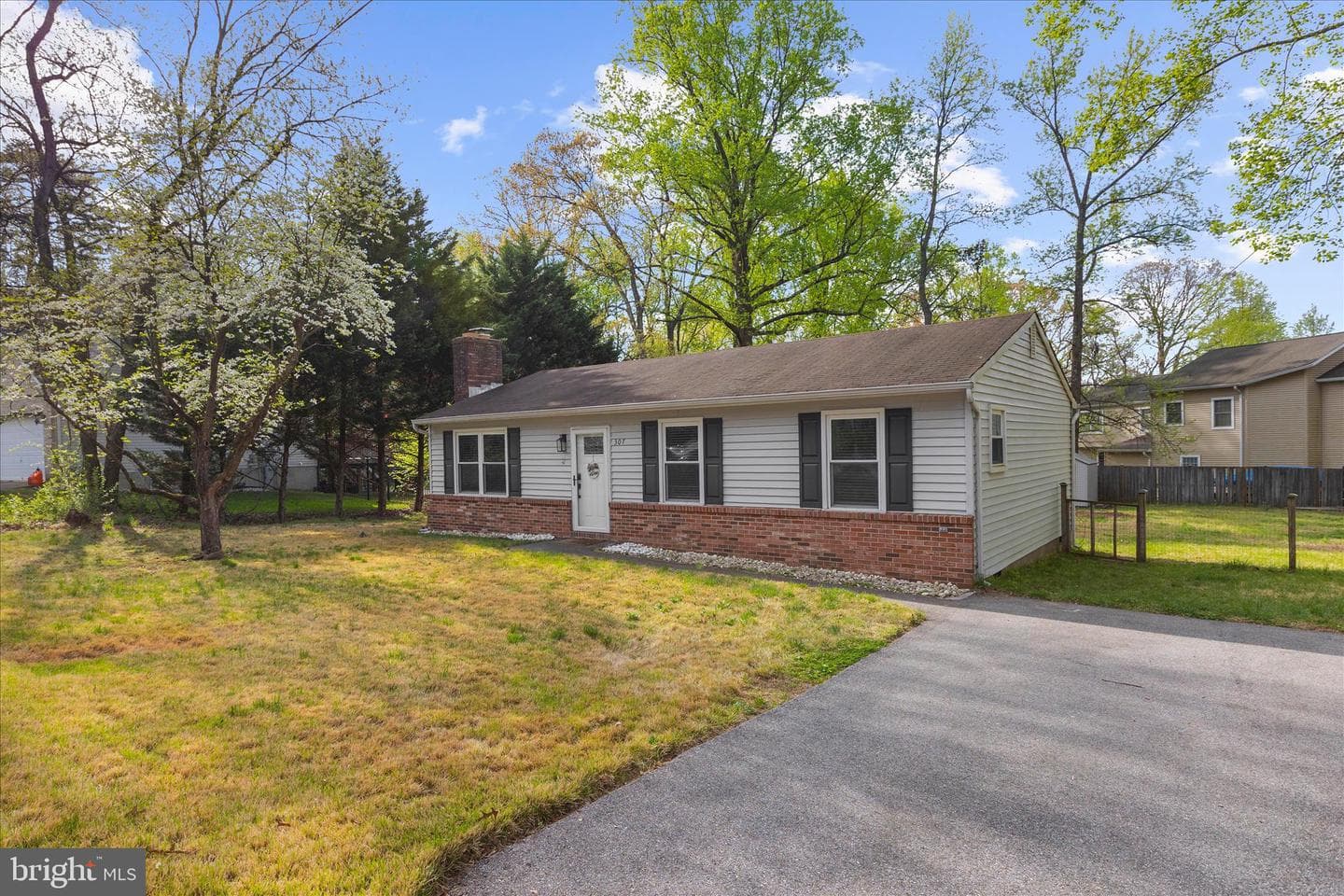 307 Riverdale Road photo 3
