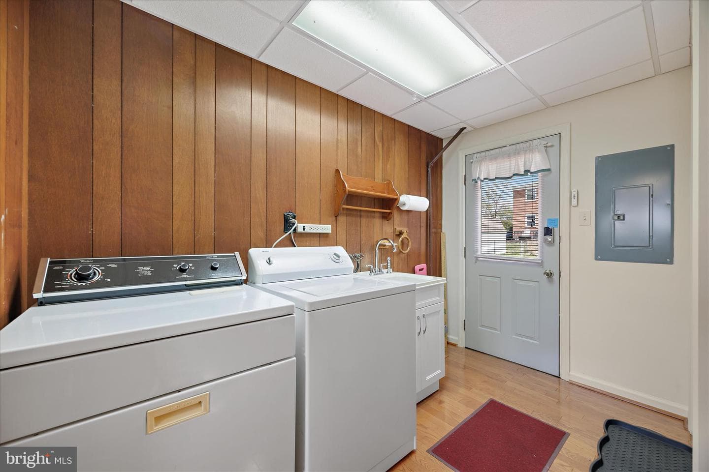 1015 Phillip Drive photo 13