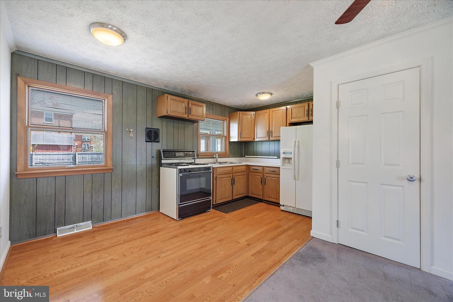 1015 Phillip Drive photo 6