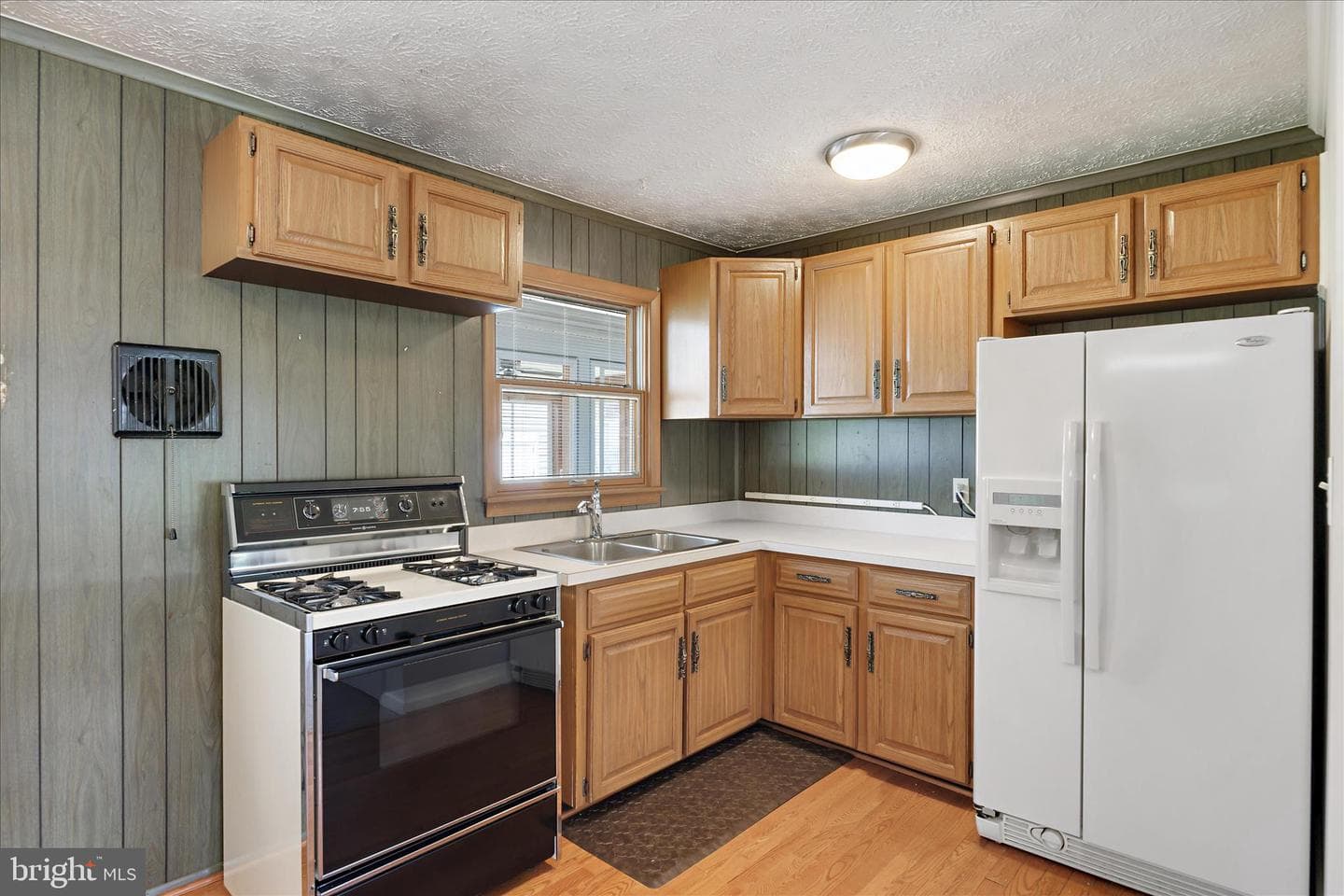 1015 Phillip Drive photo 8