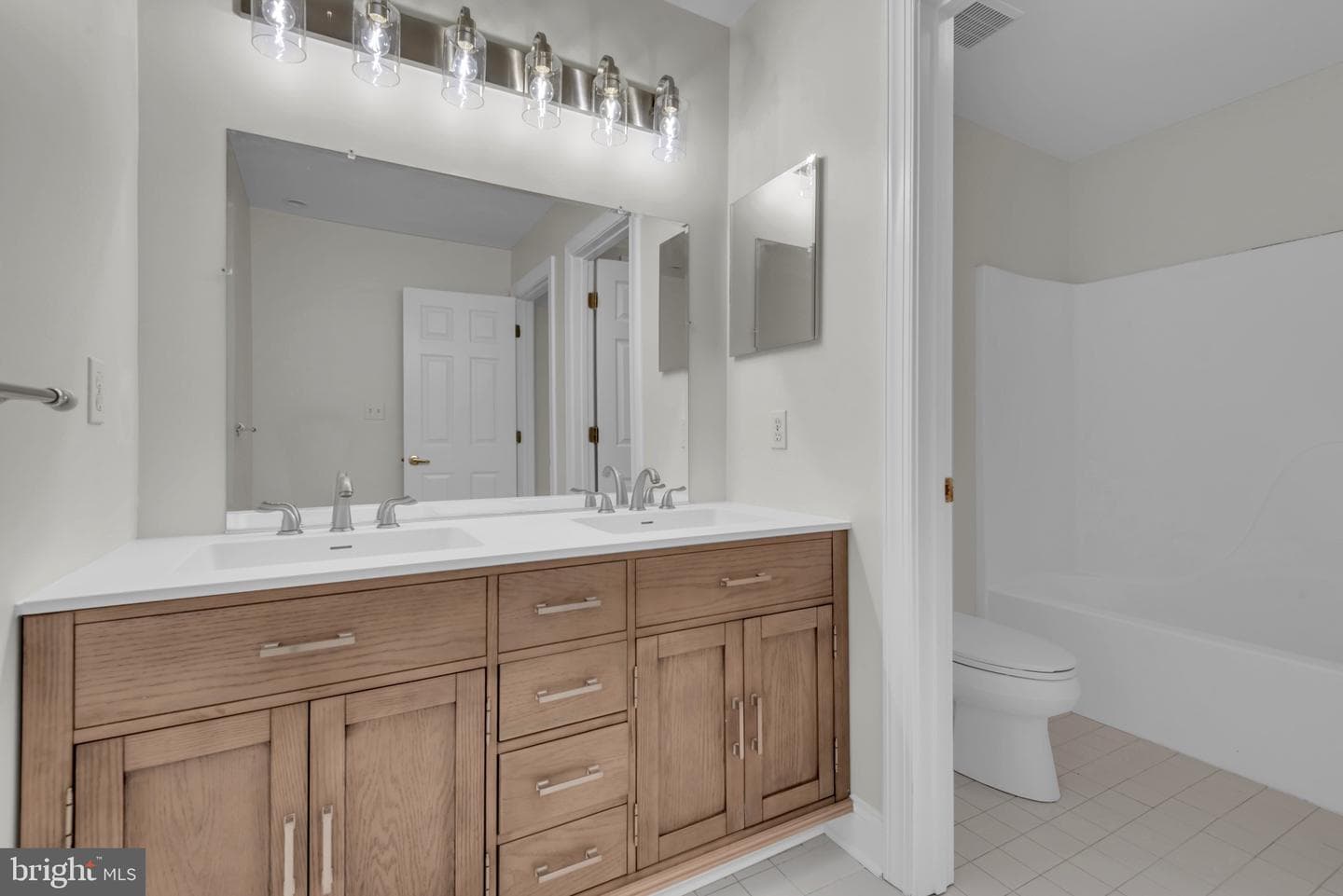108 Clairedge Court photo 35