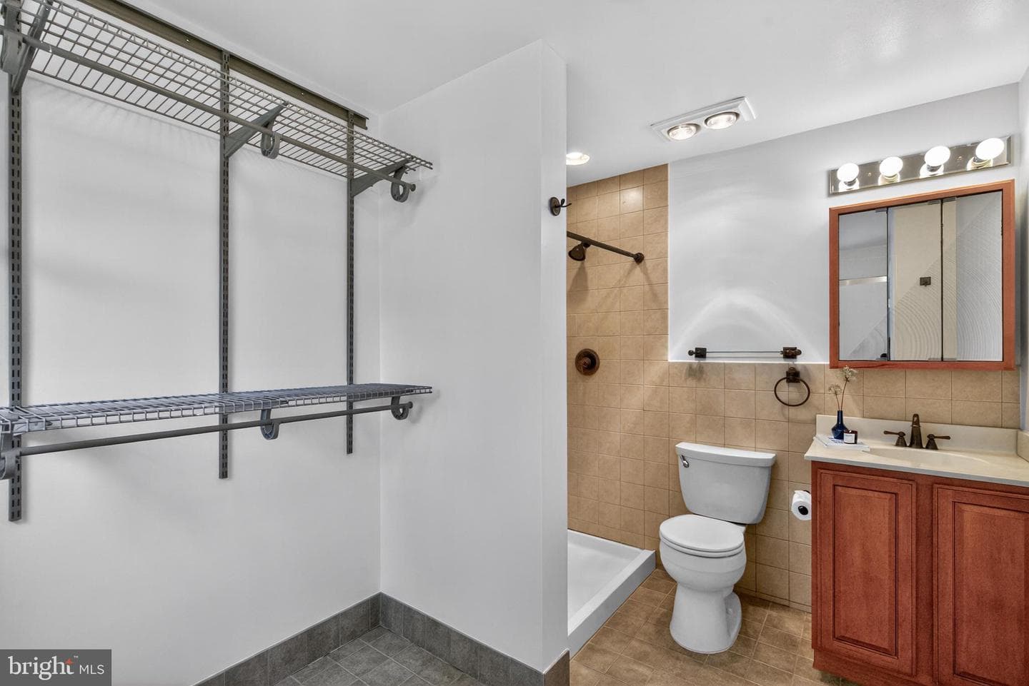 700 N Holly Drive photo 19