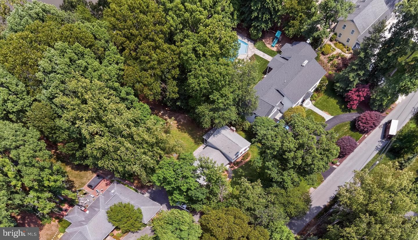 700 N Holly Drive photo 42