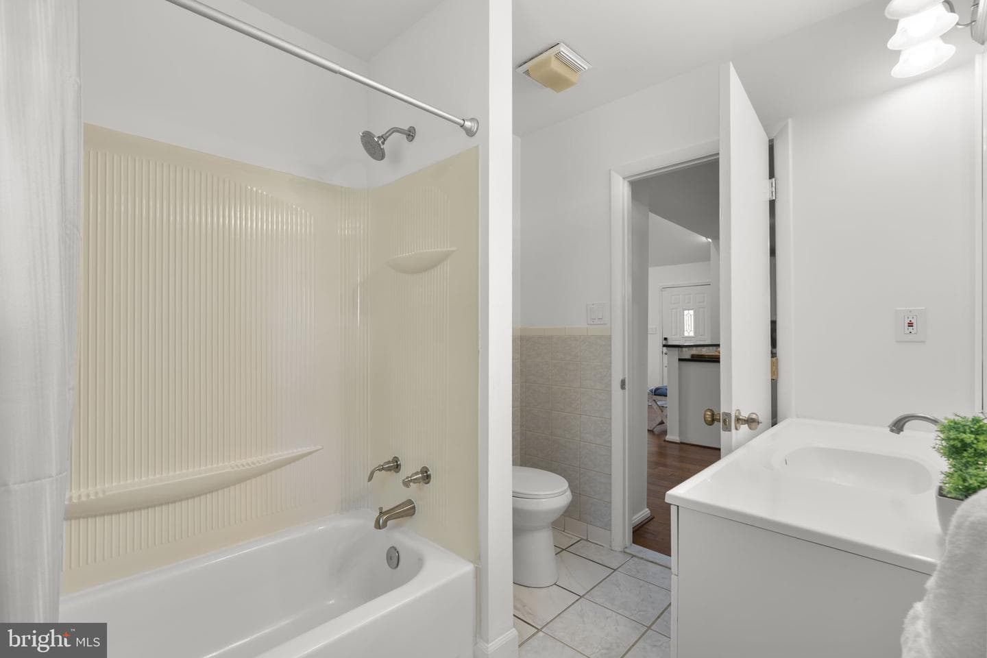 25 Leeland Road photo 24