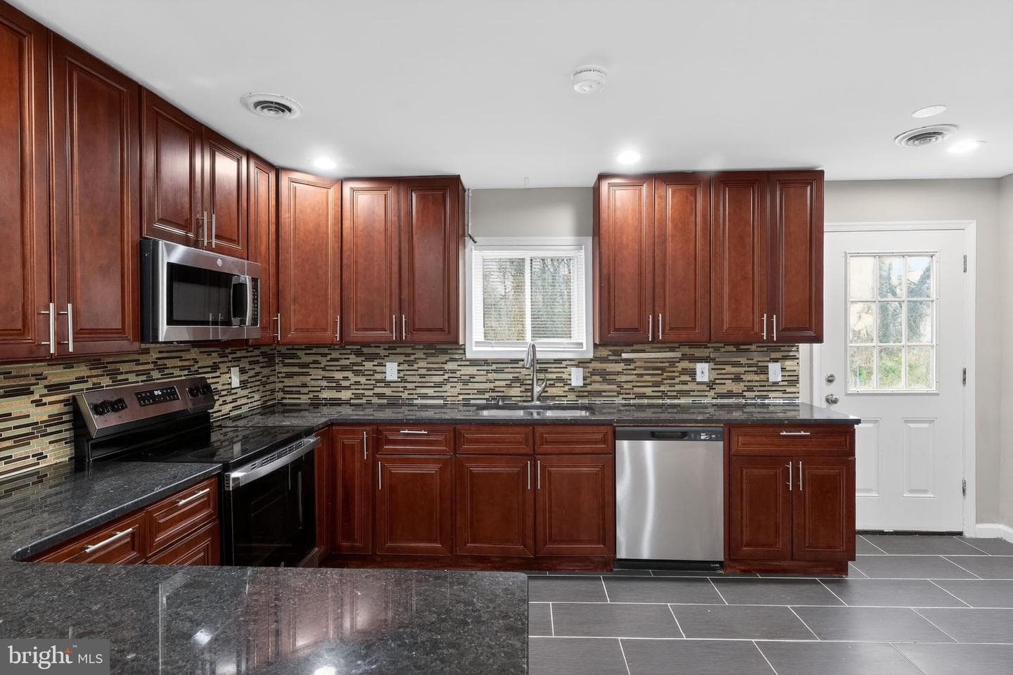 1602 Lorimer Road photo 8
