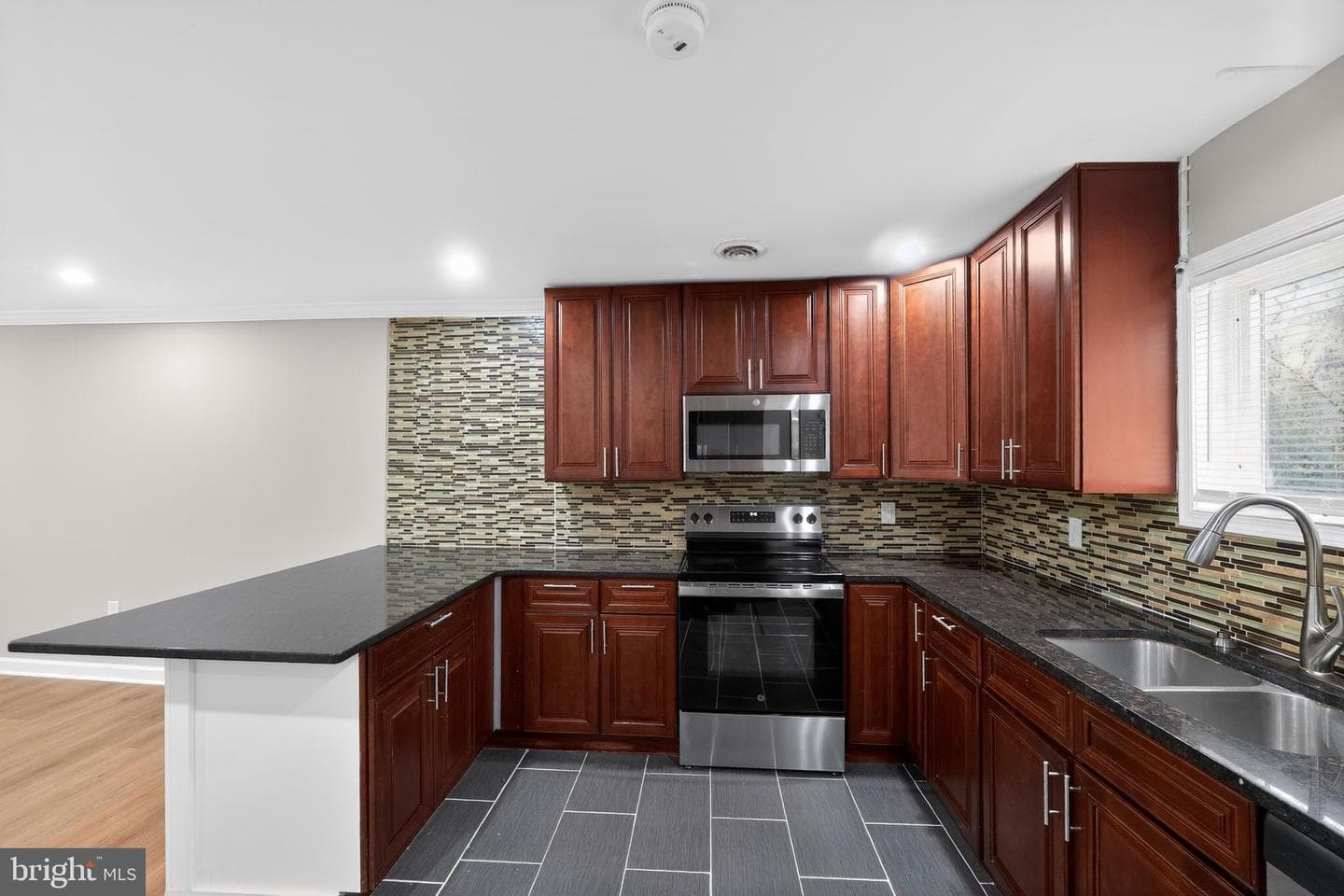 1602 Lorimer Road photo 9