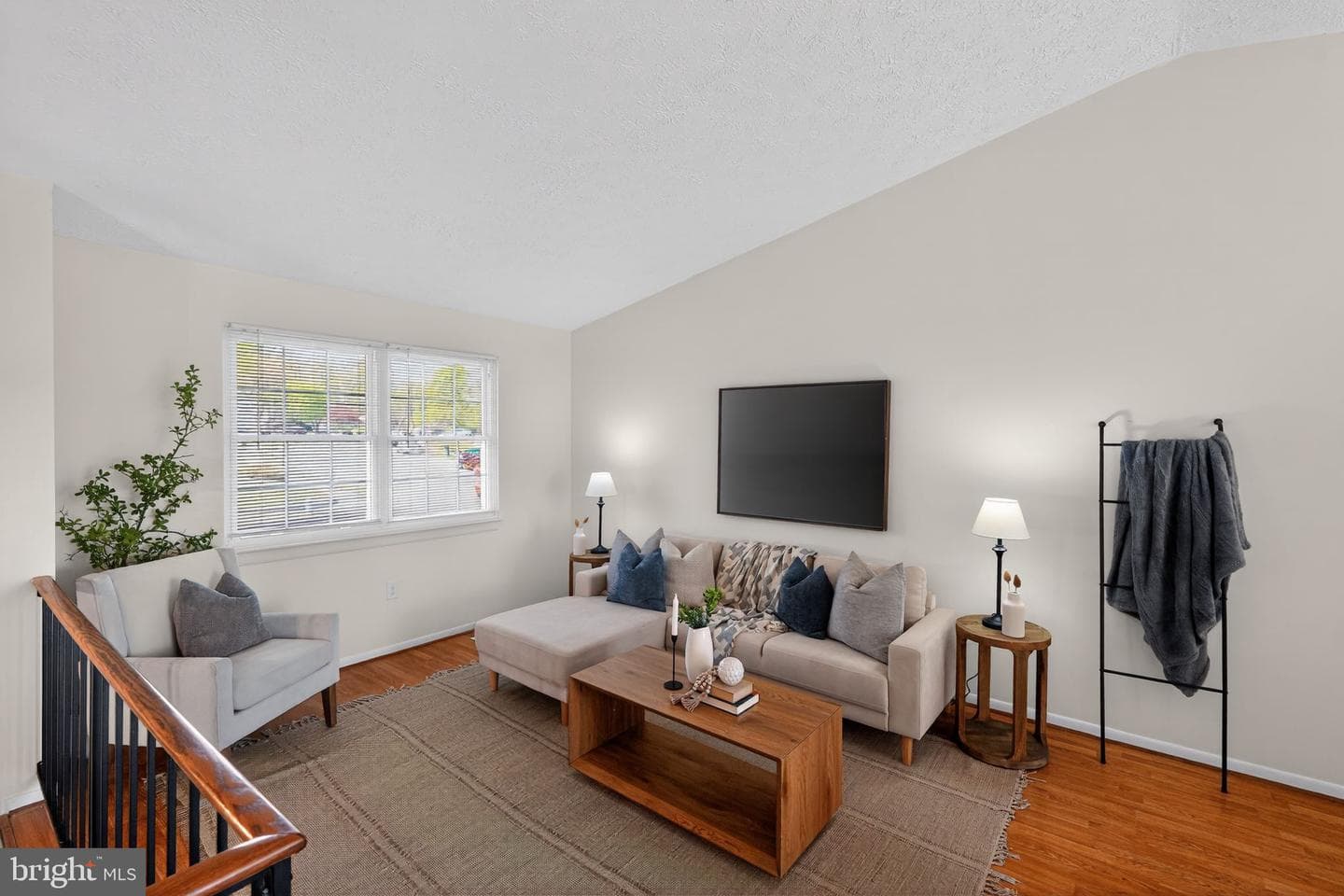 1108 Silverleaf Drive photo 4