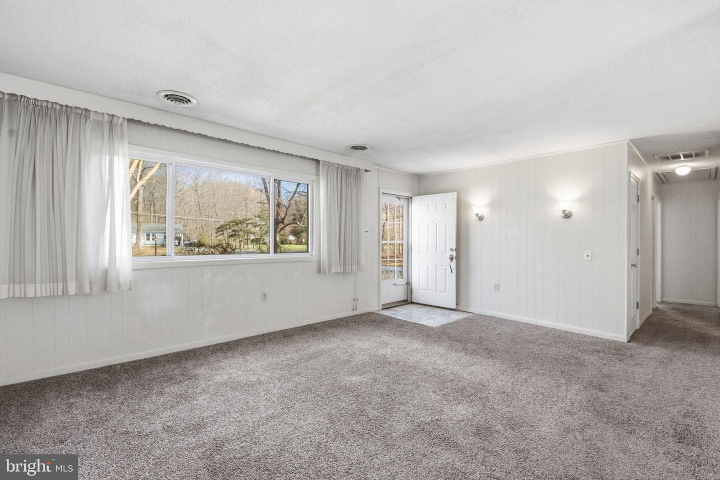 1469 Cedarhurst Road photo 4